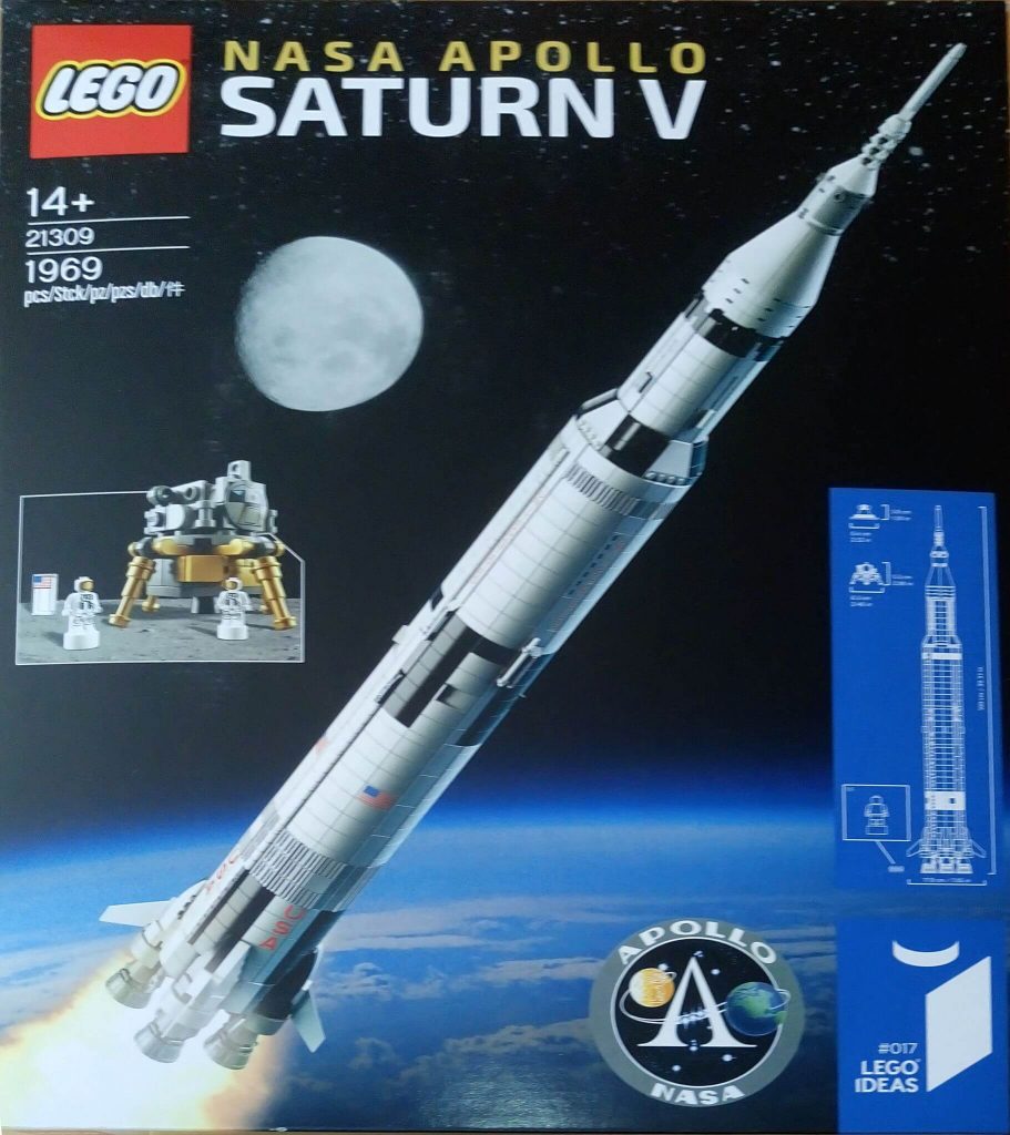 Die Packung des Lego-Sets 21309: NASA Apollo Saturn V